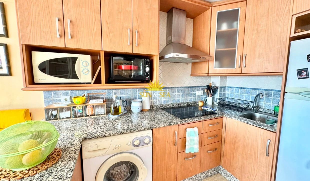 2 bedroom Apartment for holiday rental in Alicante / Alacant city with pool - € 1,300 (Ref: 9948572)