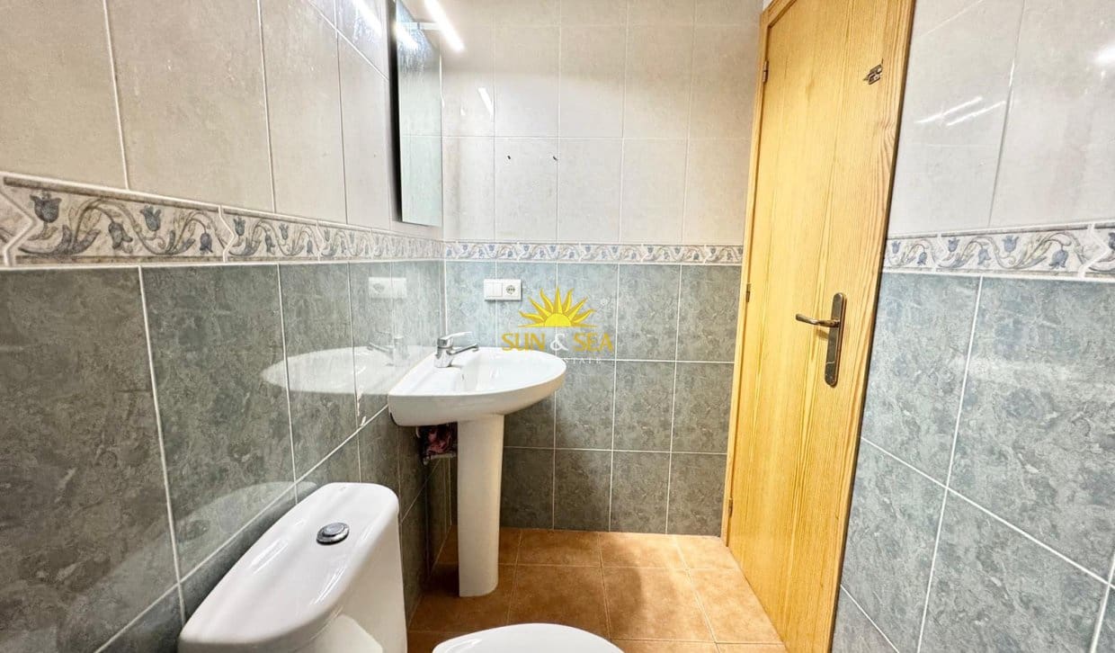 Local Comercial de 2 habitaciones en Santa Pola en alquiler - 900 € (Ref: 9948573)