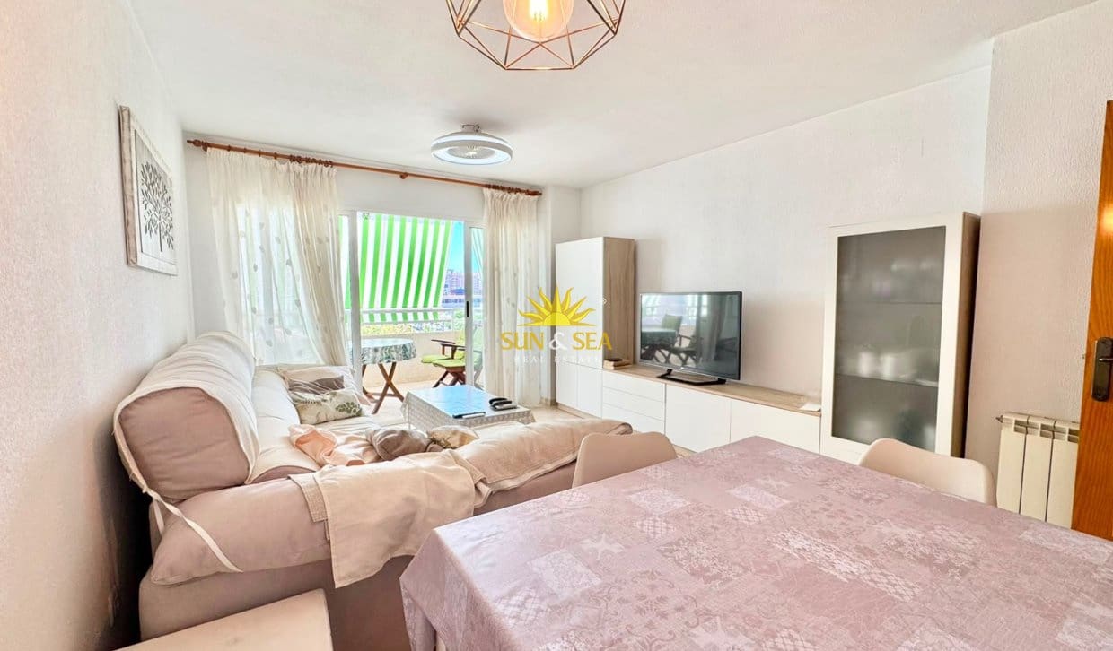 2 bedroom Apartment for holiday rental in Alicante / Alacant city with pool garage - € 1,100 (Ref: 9948686)
