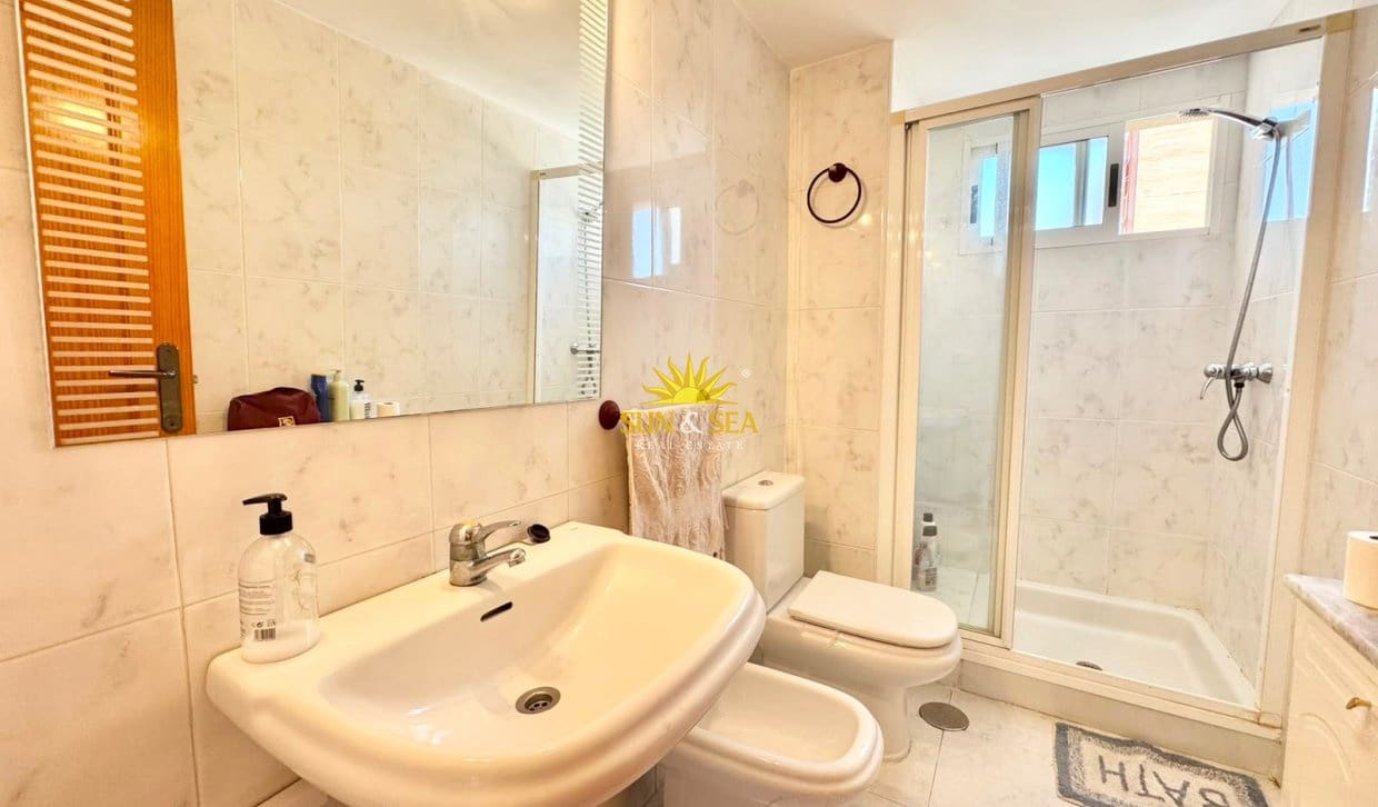 2 bedroom Apartment for holiday rental in Alicante / Alacant city with pool garage - € 1,100 (Ref: 9948686)