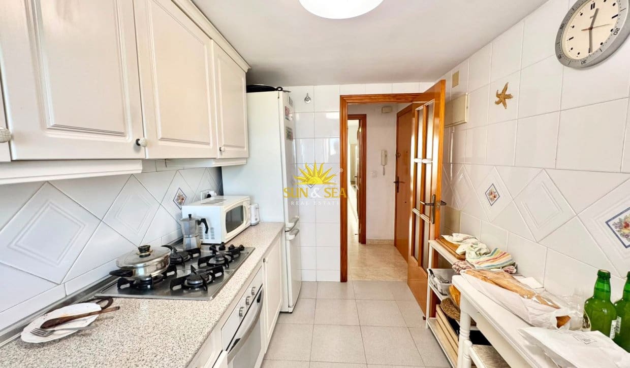 2 bedroom Apartment for holiday rental in Alicante / Alacant city with pool garage - € 1,100 (Ref: 9948686)