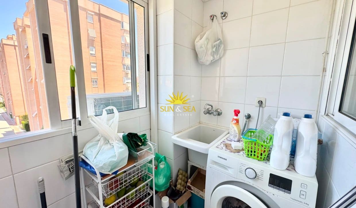 2 bedroom Apartment for holiday rental in Alicante / Alacant city with pool garage - € 1,100 (Ref: 9948686)