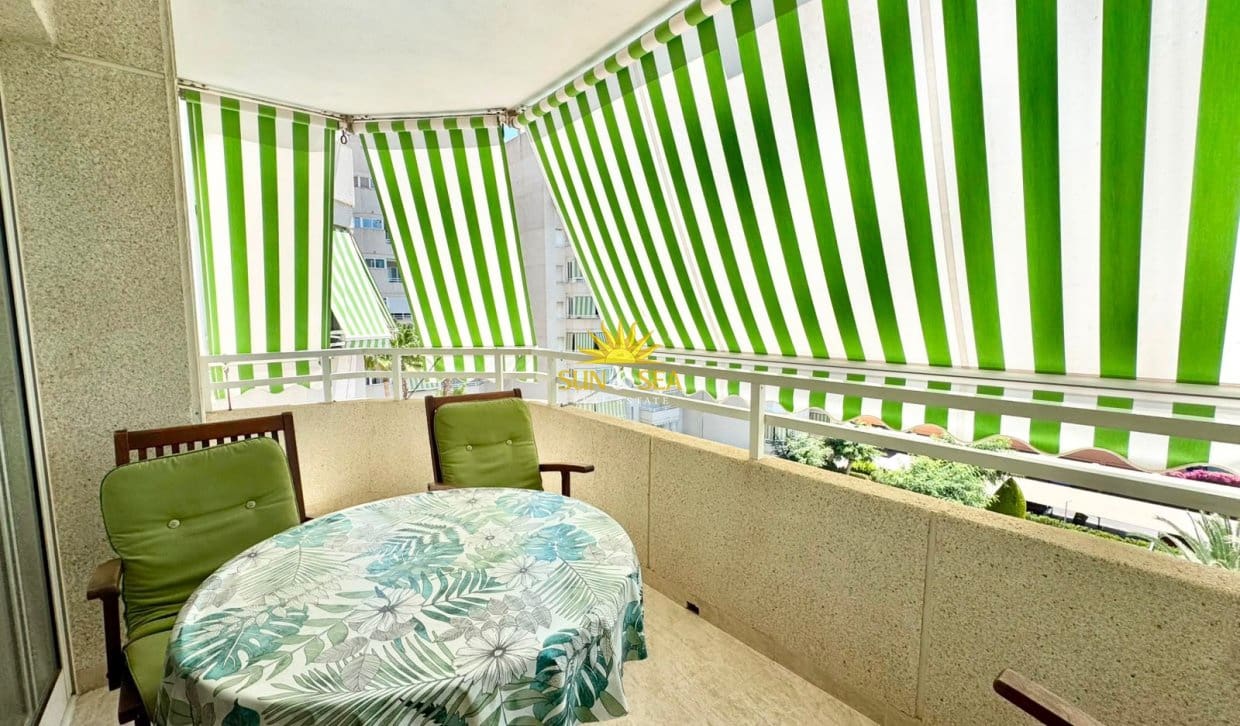 2 bedroom Apartment for holiday rental in Alicante / Alacant city with pool garage - € 1,100 (Ref: 9948686)