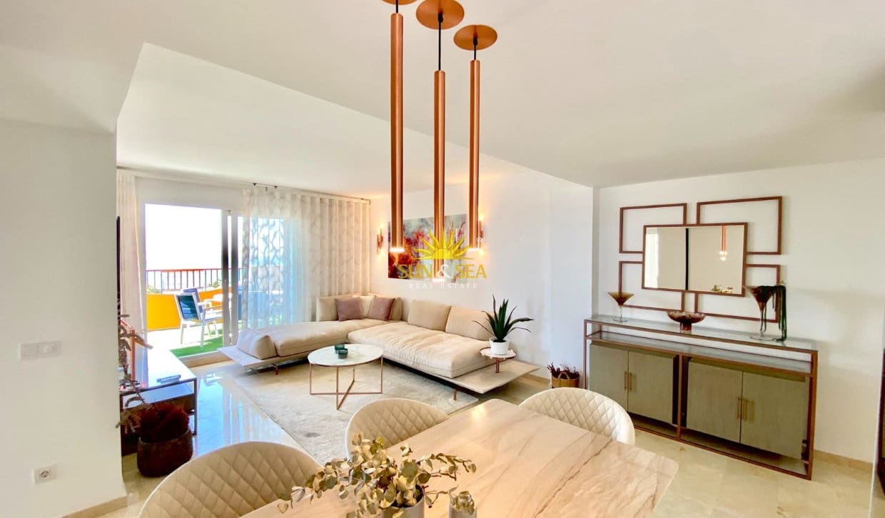 2 chambre Penthouse à vendre à Punta Prima avec piscine - 670 000 € (Ref: 9948840)
