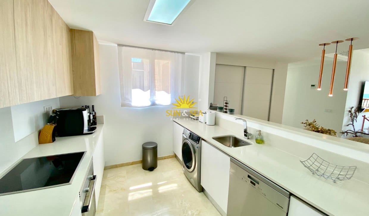 2 chambre Penthouse à vendre à Punta Prima avec piscine - 670 000 € (Ref: 9948840)