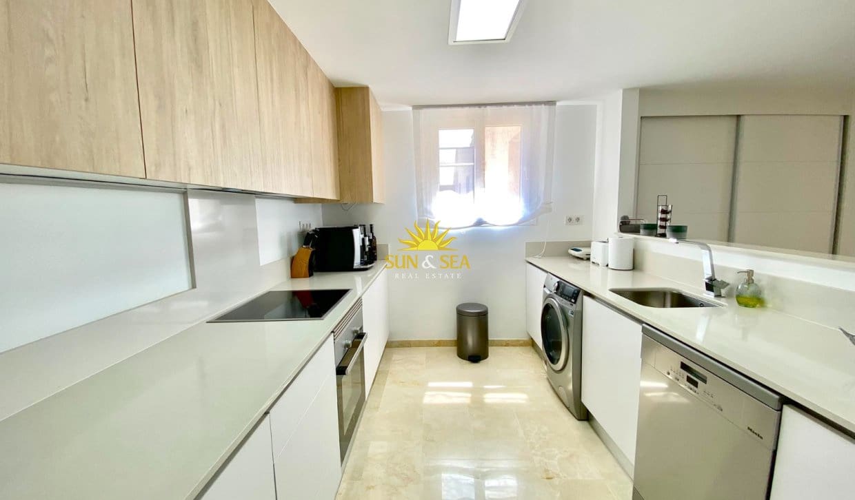 2 chambre Penthouse à vendre à Punta Prima avec piscine - 670 000 € (Ref: 9948840)