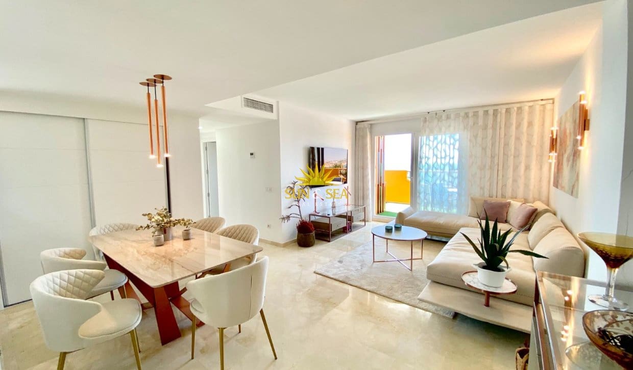 2 chambre Penthouse à vendre à Punta Prima avec piscine - 670 000 € (Ref: 9948840)