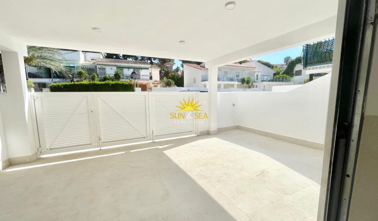 4 bedroom Townhouse for holiday rental in Campoamor - € 3,500 (Ref: 9948841)