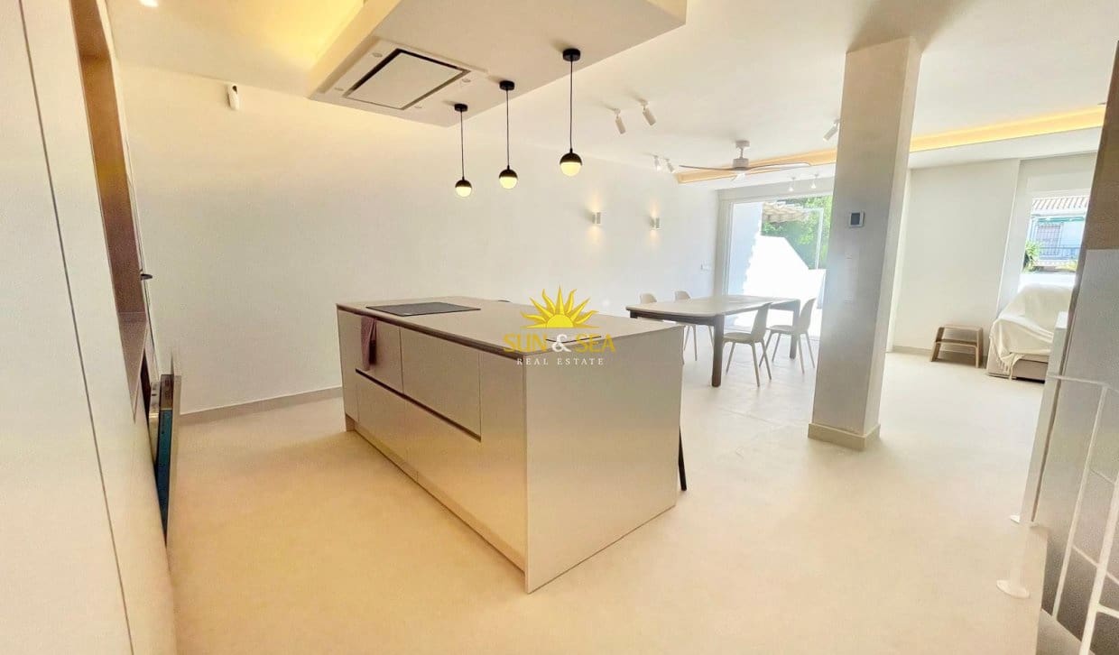 4 bedroom Townhouse for holiday rental in Campoamor - € 3,500 (Ref: 9948841)