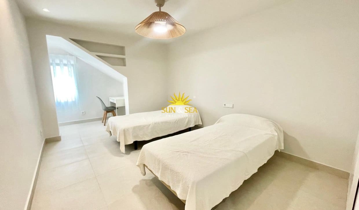 4 bedroom Townhouse for holiday rental in Campoamor - € 3,500 (Ref: 9948841)