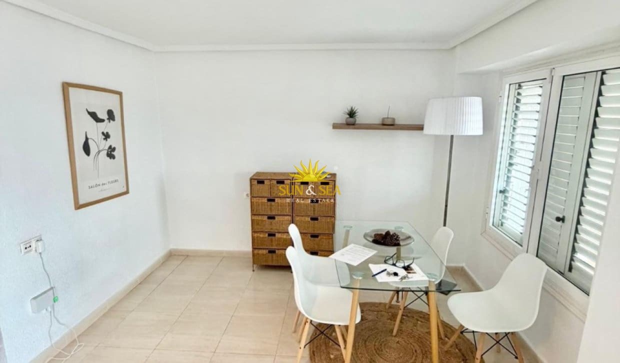3 bedroom Apartment for rent in Torrevieja - € 1,000 (Ref: 9950349)