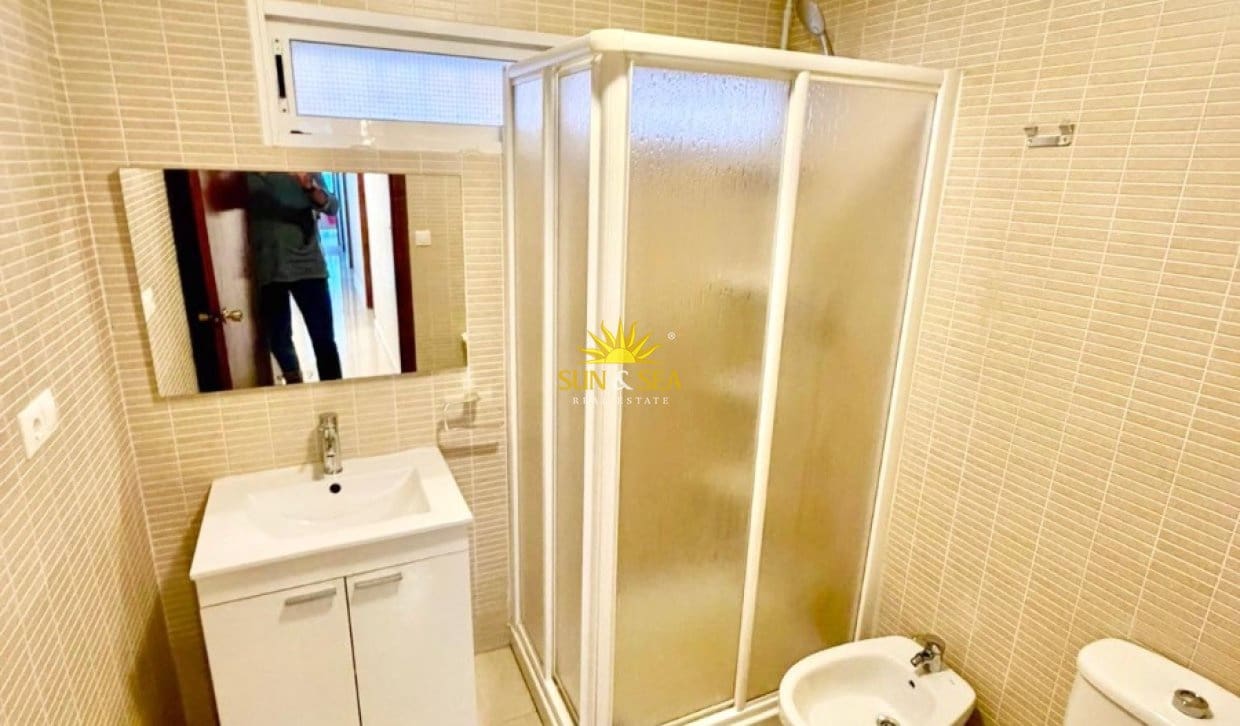 3 bedroom Apartment for rent in Torrevieja - € 1,000 (Ref: 9950349)