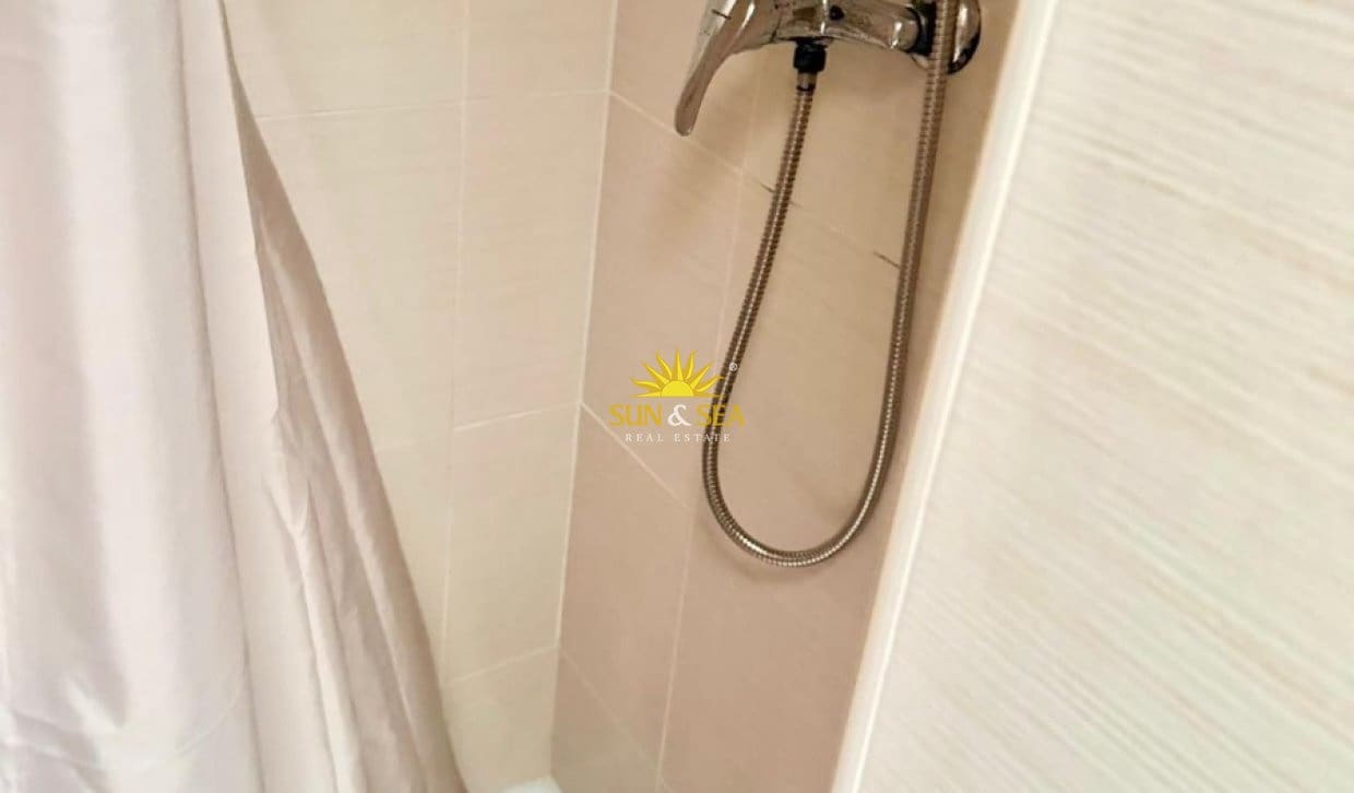 3 bedroom Apartment for rent in Torrevieja - € 1,000 (Ref: 9950349)