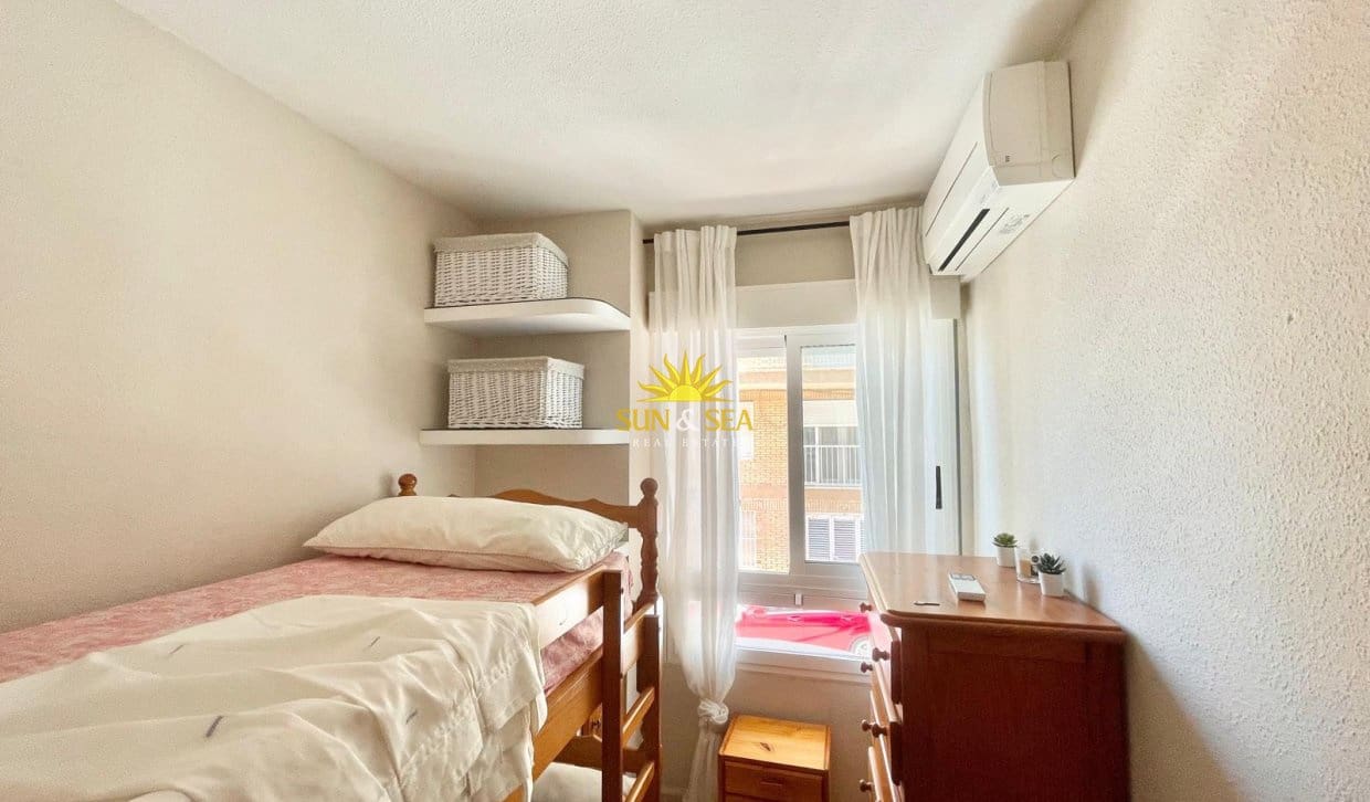 2 sypialnia Apartament na kwatery wakacyjne w Torrevieja - 800 € (Ref: 9950350)