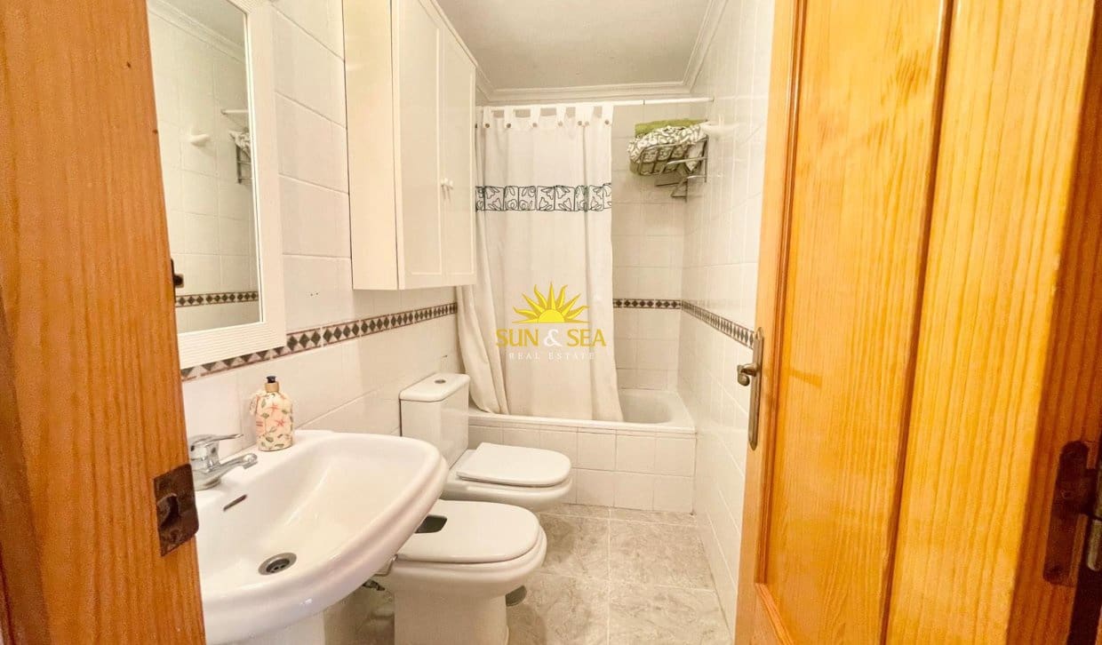 2 sypialnia Apartament na kwatery wakacyjne w Torrevieja - 800 € (Ref: 9950350)