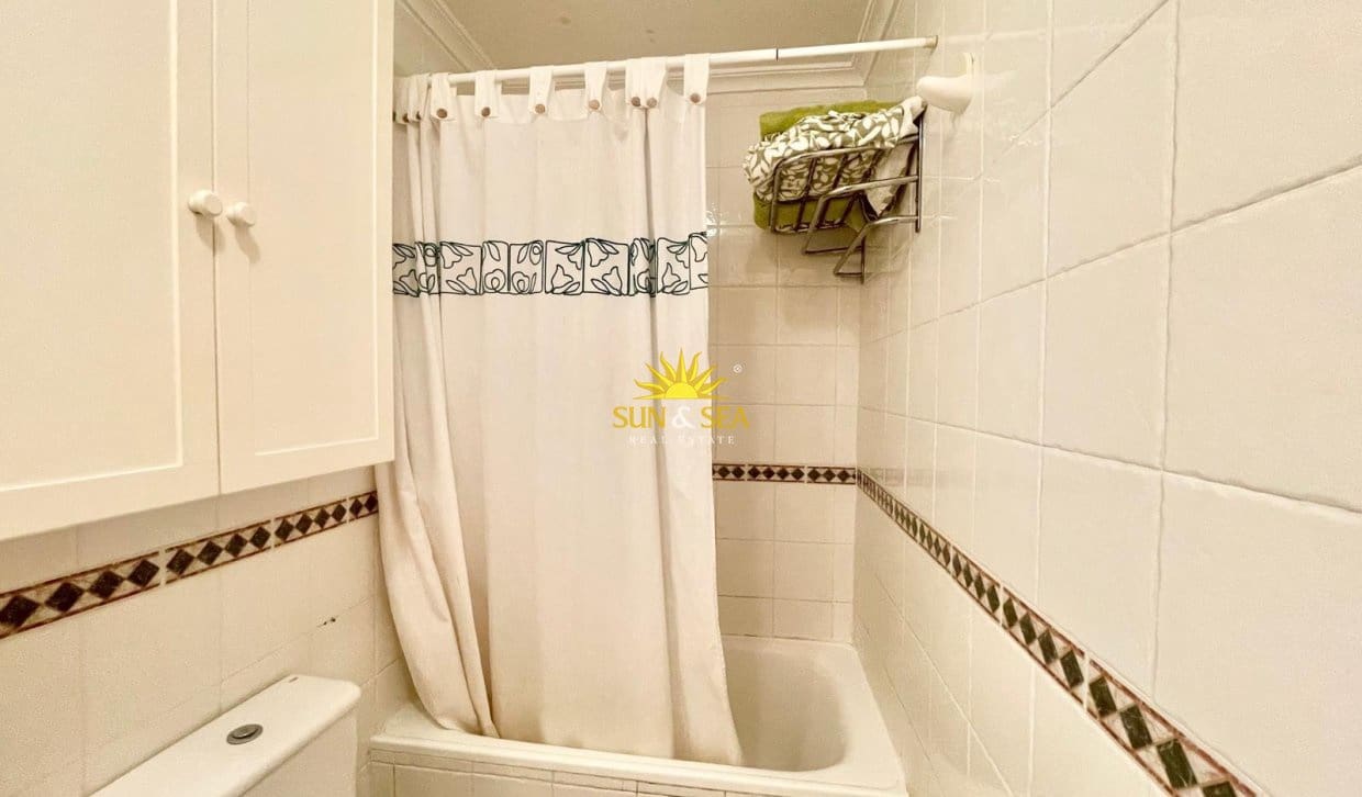 2 sypialnia Apartament na kwatery wakacyjne w Torrevieja - 800 € (Ref: 9950350)