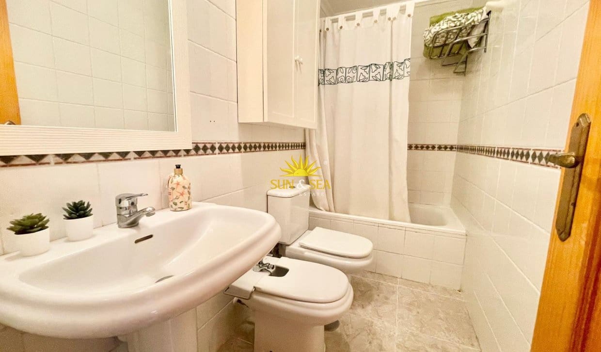2 sypialnia Apartament na kwatery wakacyjne w Torrevieja - 800 € (Ref: 9950350)
