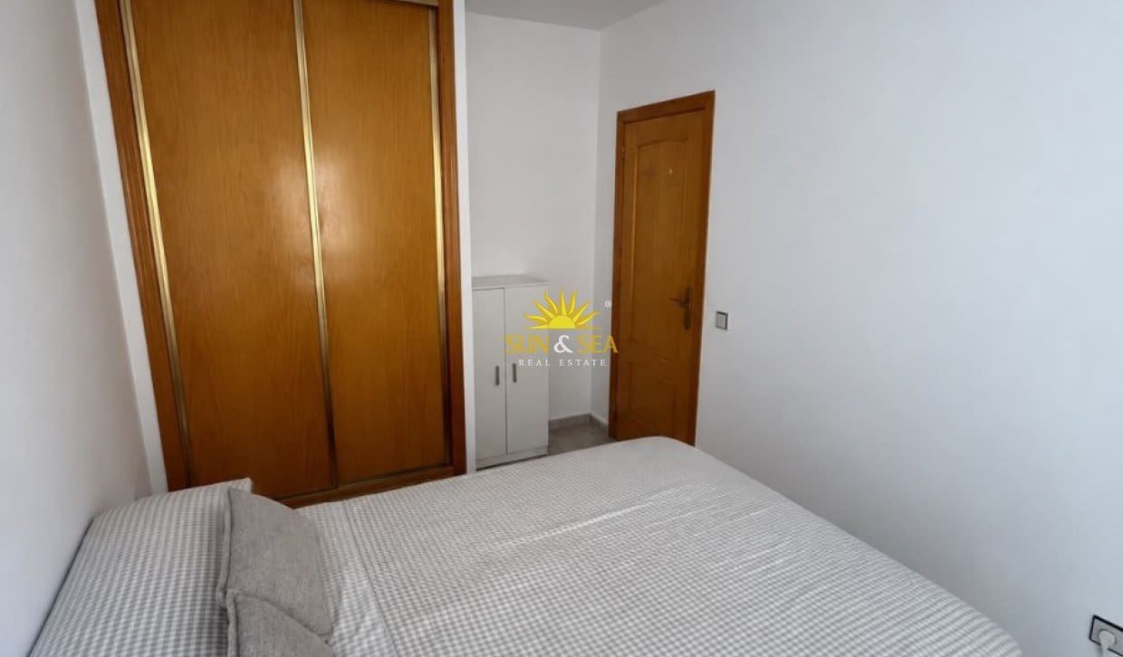 2 slaapkamer Appartement voor vakantieverhuur in Torrevieja - € 700 (Ref: 9950350)
