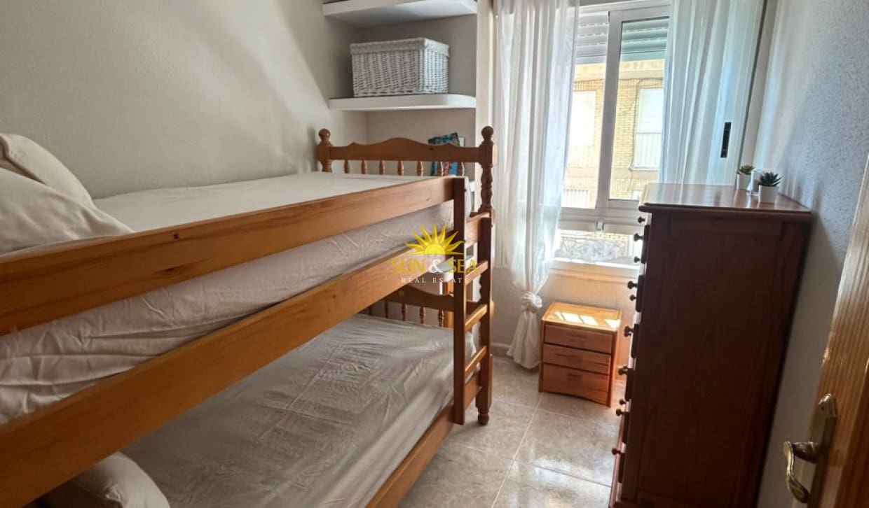 2 slaapkamer Appartement voor vakantieverhuur in Torrevieja - € 700 (Ref: 9950350)