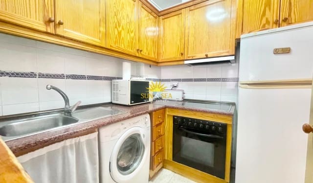 2 makuuhuone Huoneisto vuokrattavana paikassa Avenida Habaneras - Curva de Palangre, Torrevieja mukana uima-altaan - 750 € (Ref: 9950516)