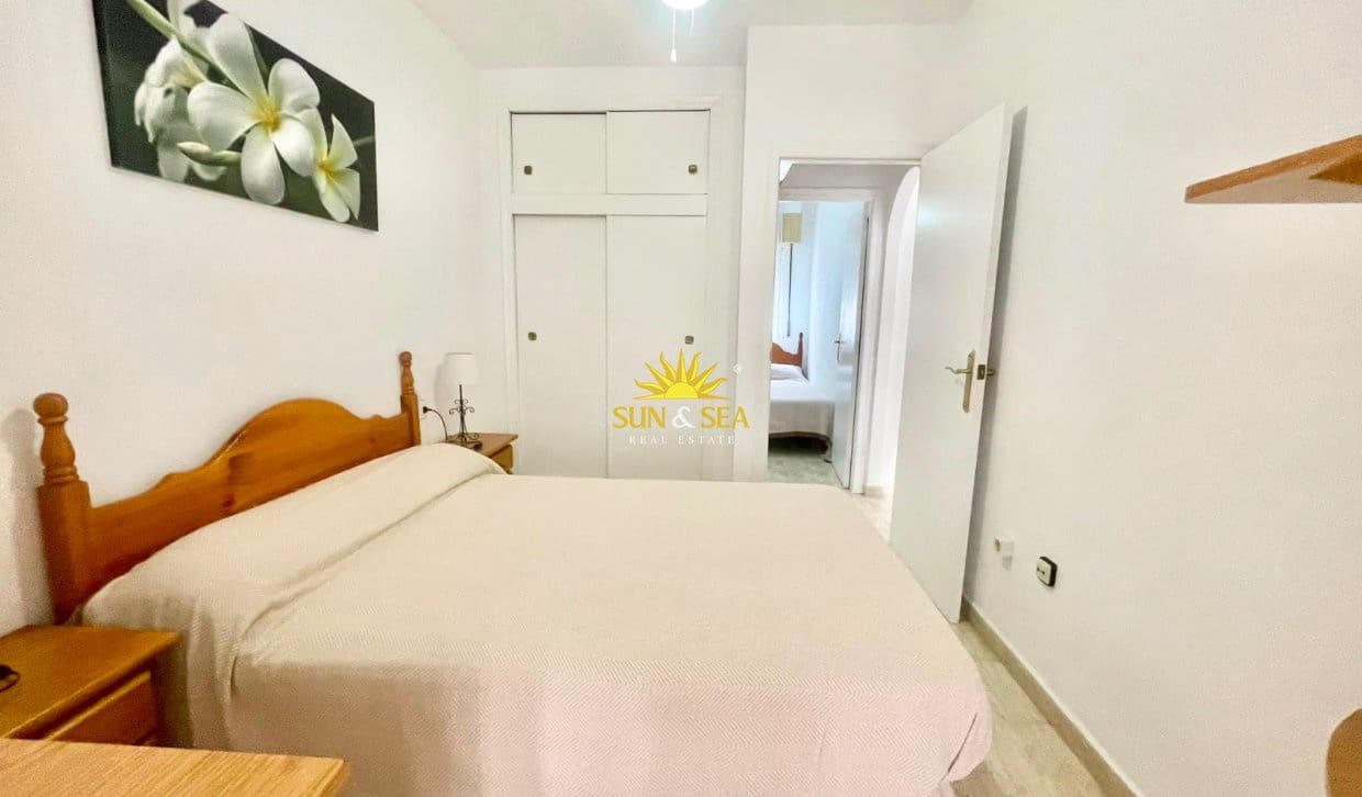2 bedroom Apartment for rent in Torrevieja with pool - € 750 (Ref: 9950516)