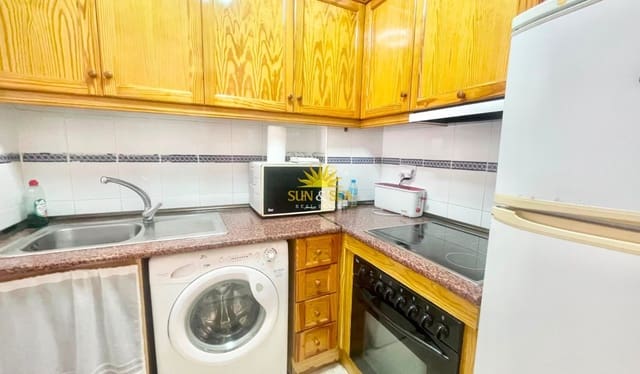 2 makuuhuone Huoneisto vuokrattavana paikassa Avenida Habaneras - Curva de Palangre, Torrevieja mukana uima-altaan - 750 € (Ref: 9950516)