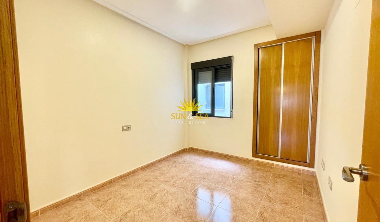 3 soverom Leilighet til leie i Bigastro - € 690 (Ref: 9952910)