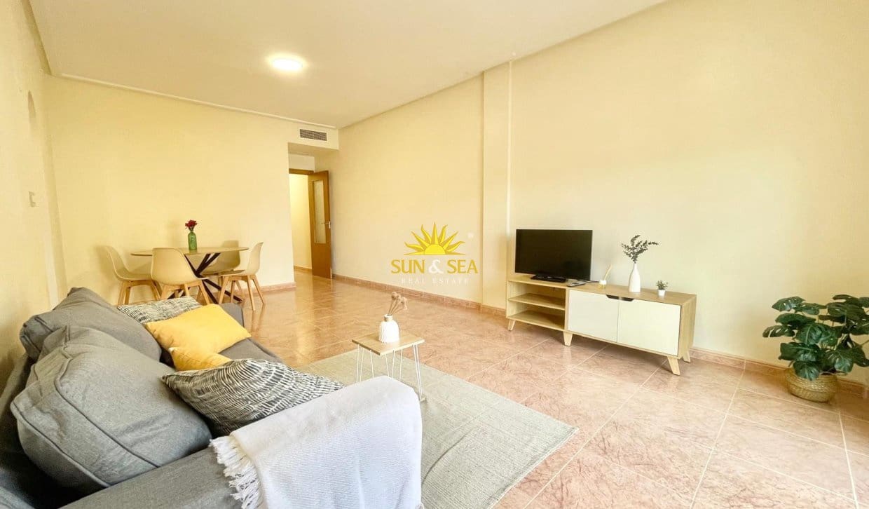 3 soverom Leilighet til leie i Bigastro - € 690 (Ref: 9952910)