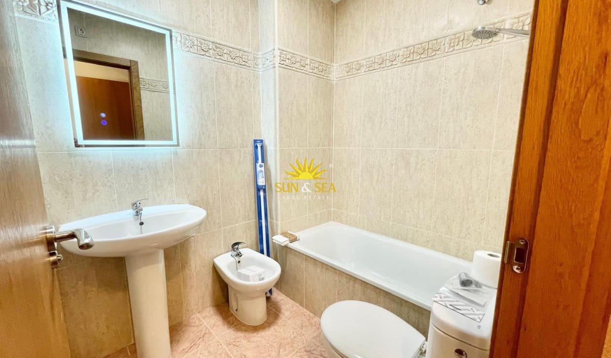 3 soverom Leilighet til leie i Bigastro - € 690 (Ref: 9952910)