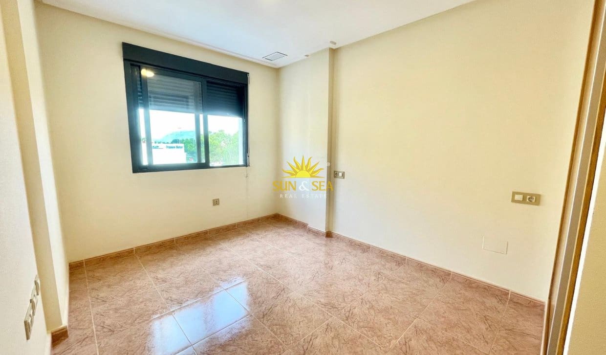 3 soverom Leilighet til leie i Bigastro - € 690 (Ref: 9952910)