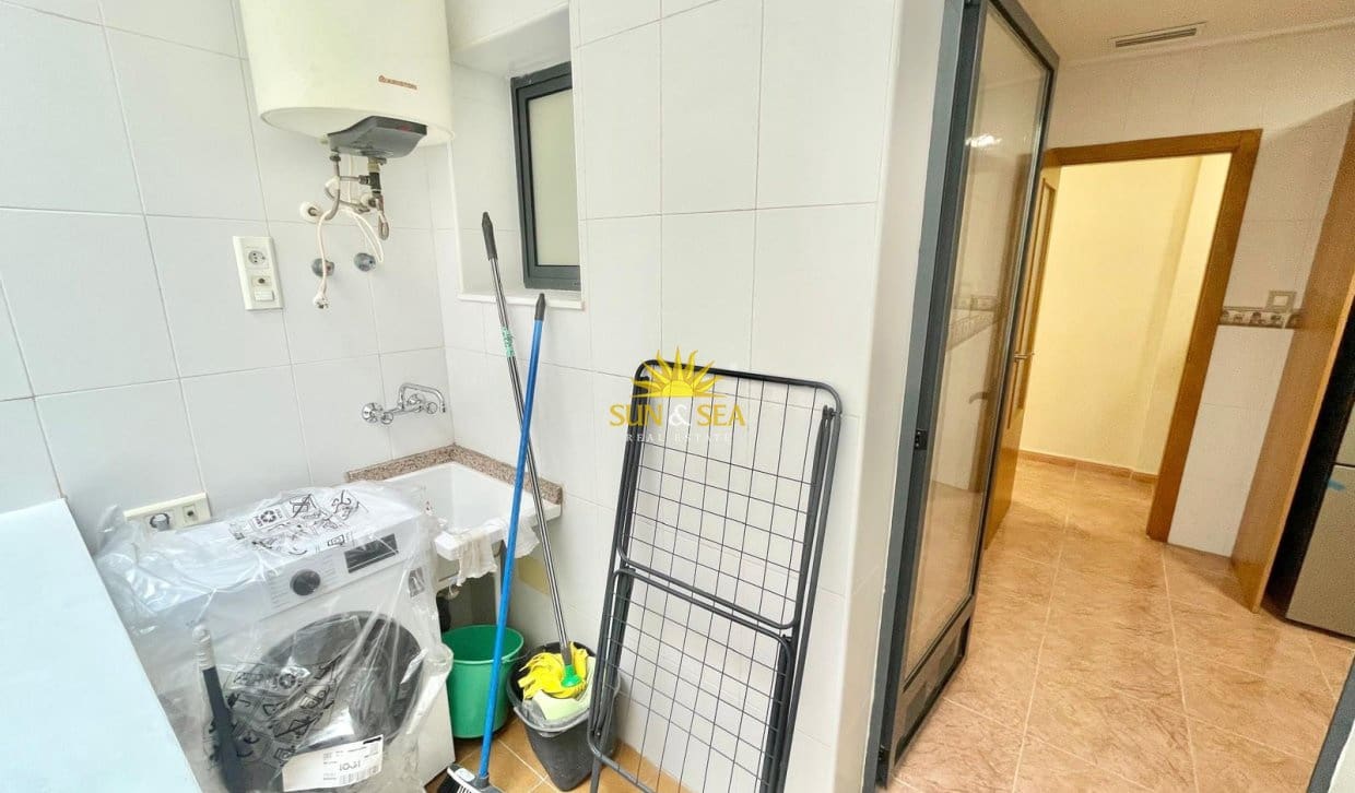 3 soverom Leilighet til leie i Bigastro - € 690 (Ref: 9952910)