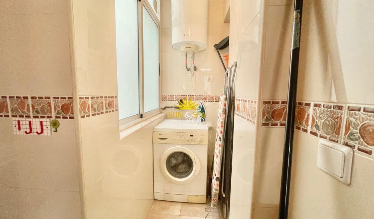 Appartement de 3 chambres de location de vacances à Torrevieja - 900 € (Ref: 9953070)