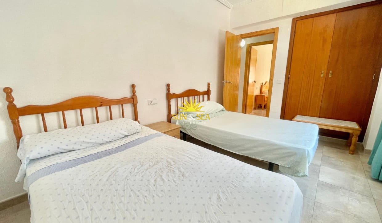 Appartement de 3 chambres de location de vacances à Torrevieja - 900 € (Ref: 9953070)
