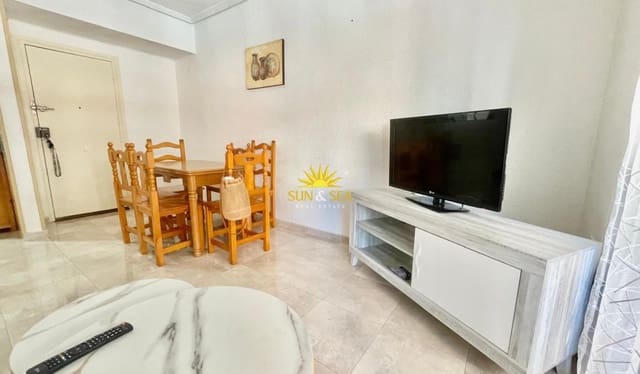 Appartement de 3 chambres de location de vacances à Las Piscinas Naturales, Torrevieja - 900 € (Ref: 9953070)