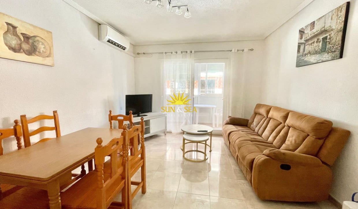 Appartement de 3 chambres de location de vacances à Torrevieja - 900 € (Ref: 9953070)