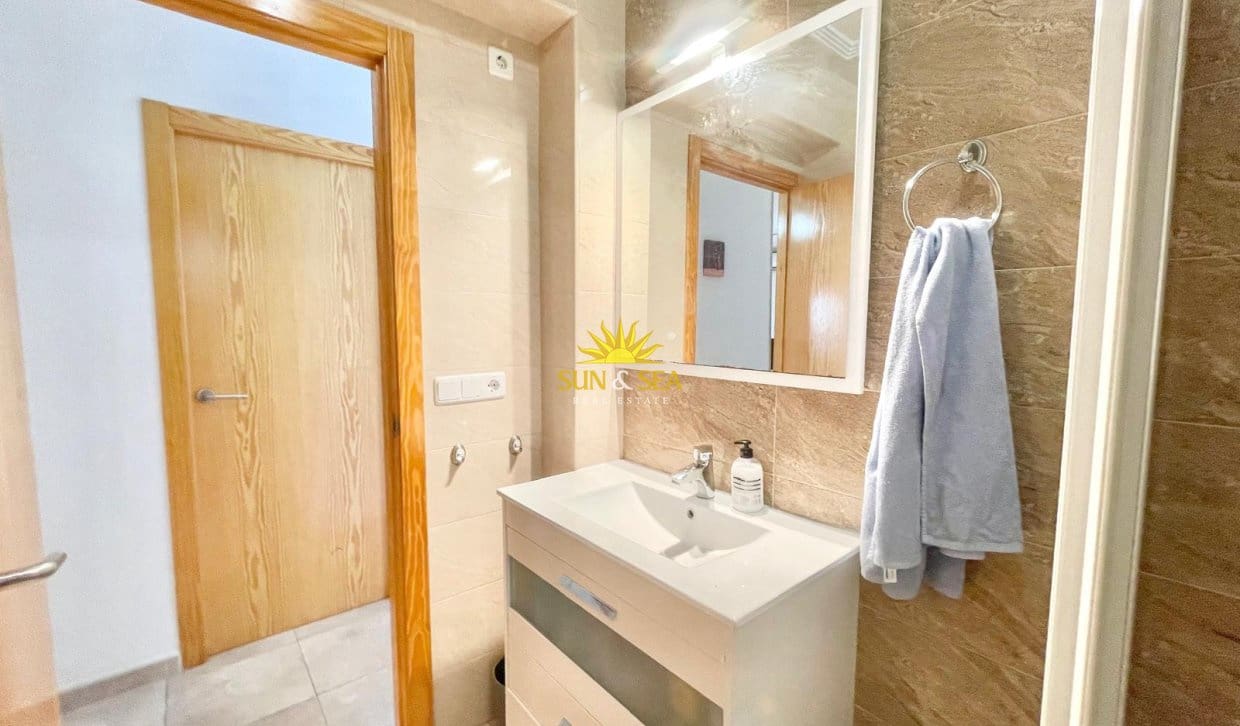 Appartement de 3 chambres de location de vacances à Torrevieja - 900 € (Ref: 9953070)