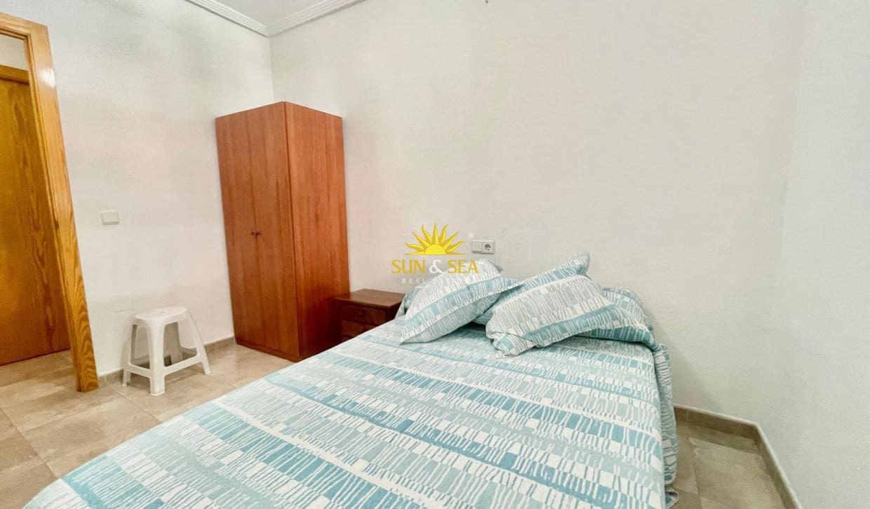 Appartement de 3 chambres de location de vacances à Torrevieja - 900 € (Ref: 9953070)