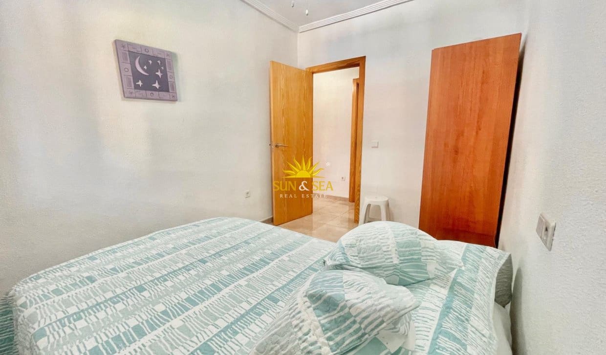 Appartement de 3 chambres de location de vacances à Torrevieja - 900 € (Ref: 9953070)