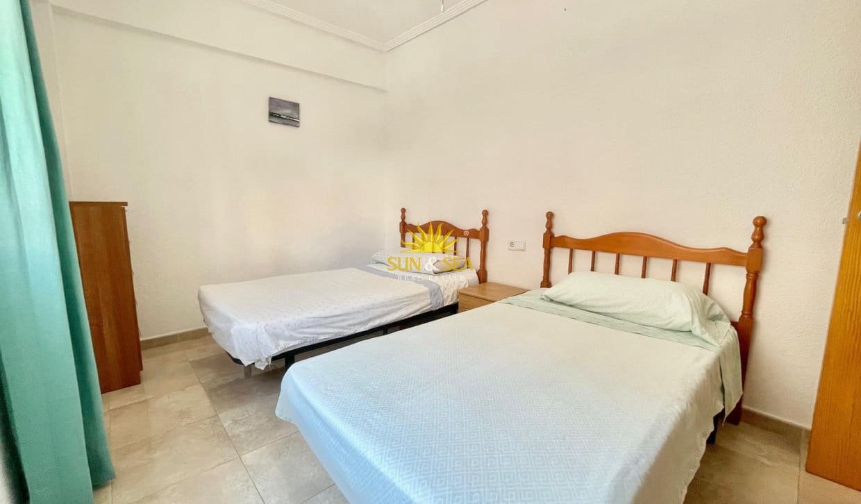 Appartement de 3 chambres de location de vacances à Torrevieja - 900 € (Ref: 9953070)