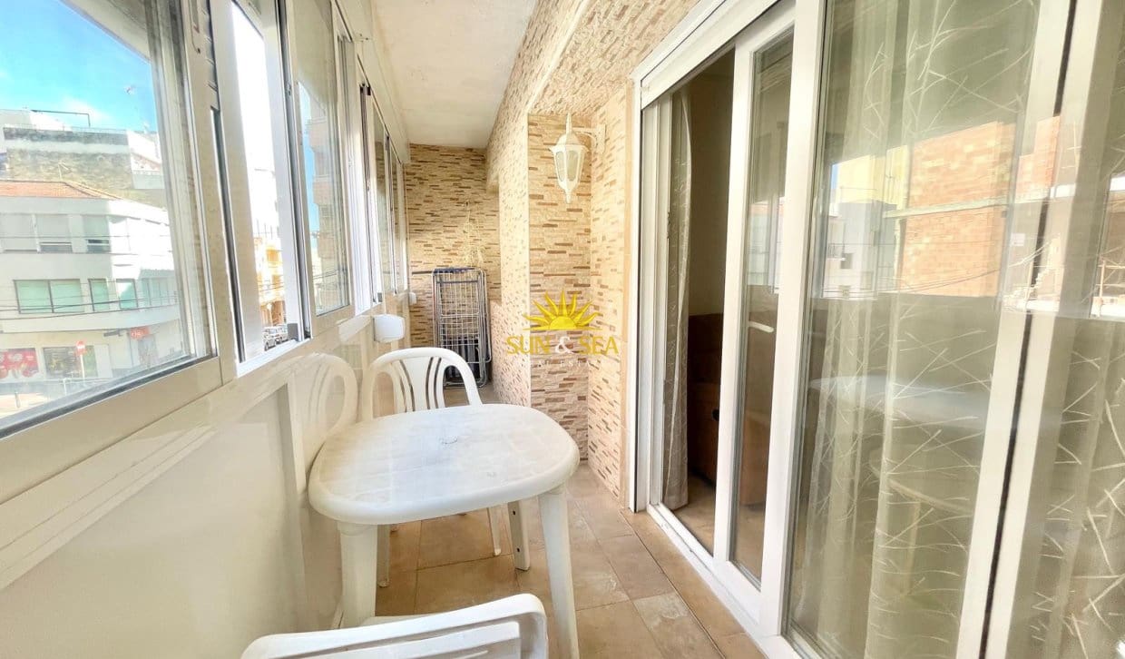 Appartement de 3 chambres de location de vacances à Torrevieja - 900 € (Ref: 9953070)