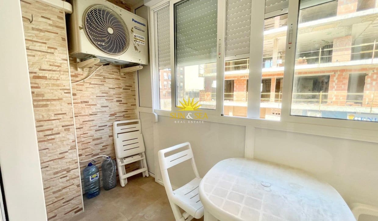 Appartement de 3 chambres de location de vacances à Torrevieja - 900 € (Ref: 9953070)