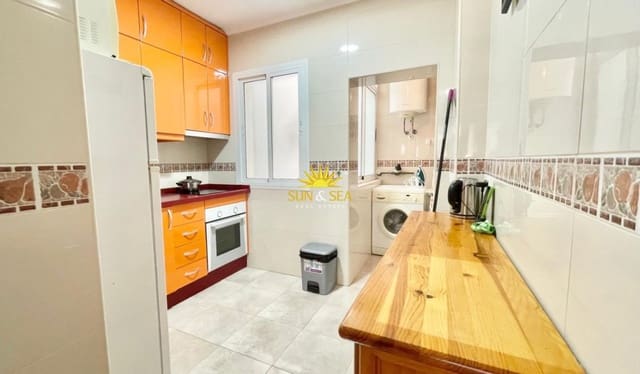 Appartement de 3 chambres de location de vacances à Las Piscinas Naturales, Torrevieja - 900 € (Ref: 9953070)