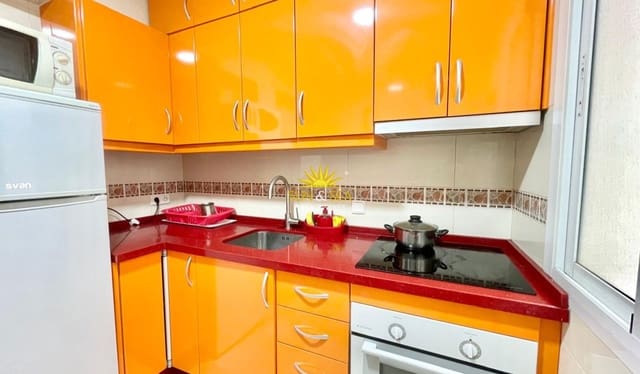 Appartement de 3 chambres de location de vacances à Las Piscinas Naturales, Torrevieja - 900 € (Ref: 9953070)