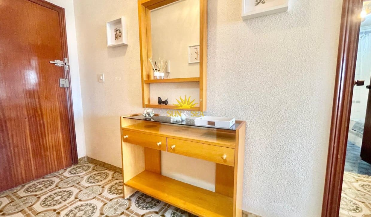 2 bedroom Apartment for rent in La Veleta with pool garage - € 1,300 (Ref: 9953244)