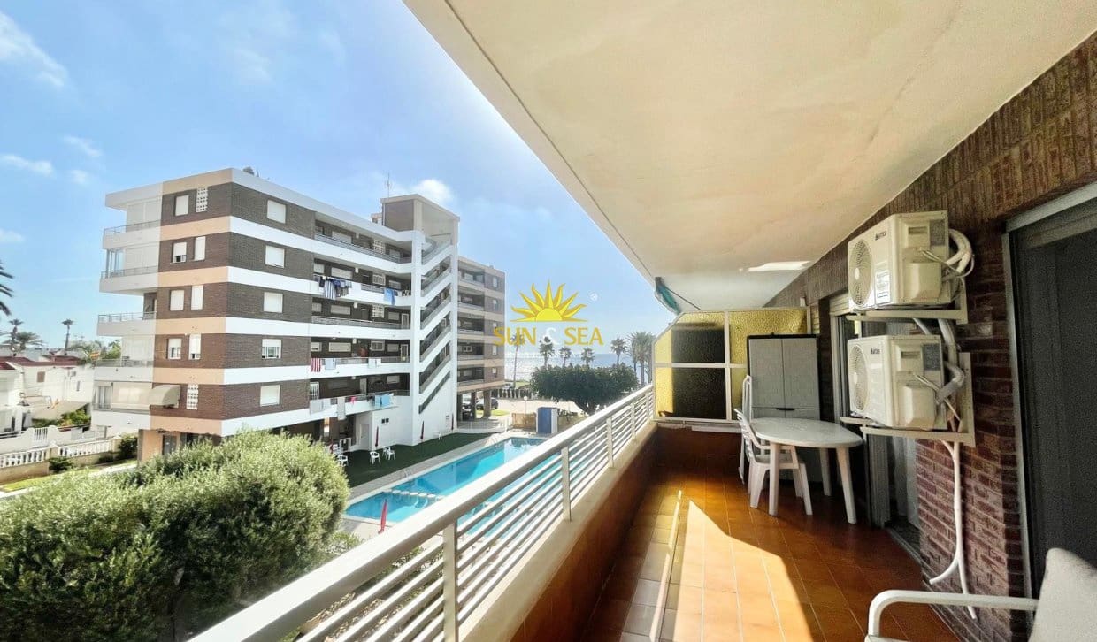 2 bedroom Apartment for rent in La Veleta with pool garage - € 1,300 (Ref: 9953244)