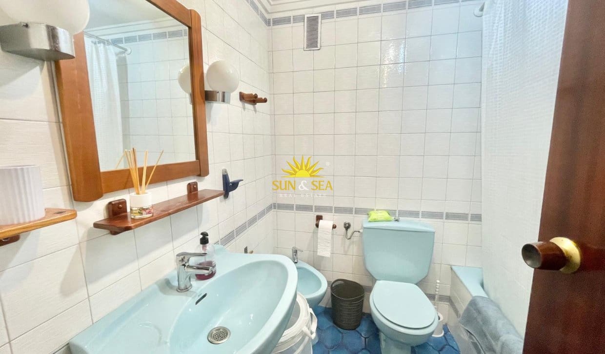 2 bedroom Apartment for rent in La Veleta with pool garage - € 1,300 (Ref: 9953244)