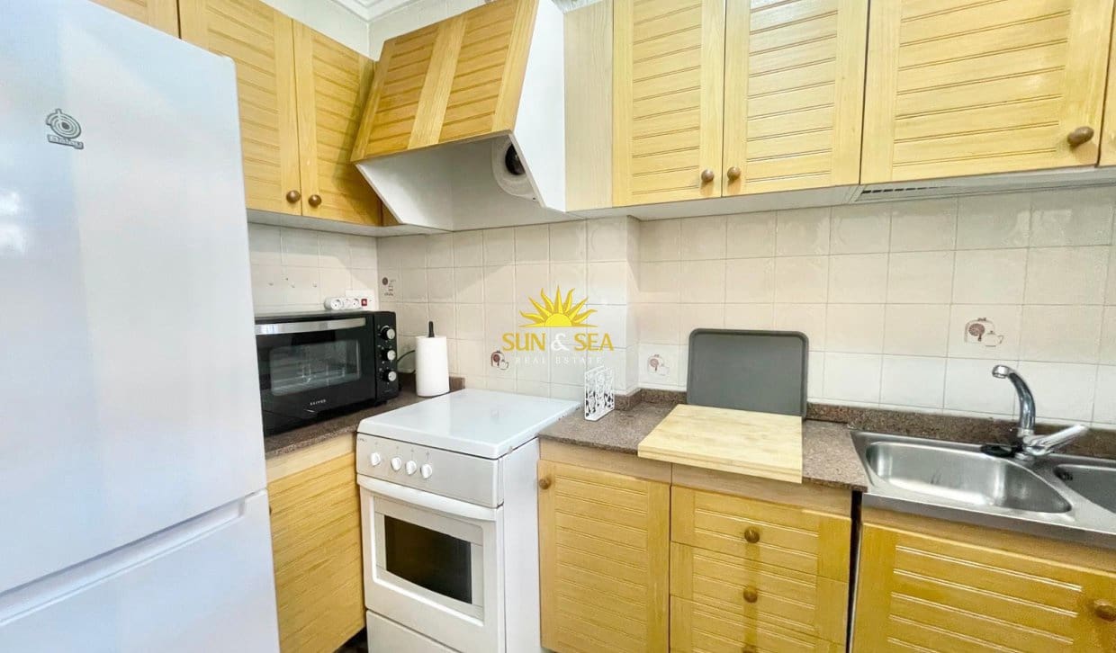 2 bedroom Apartment for rent in La Veleta with pool garage - € 1,300 (Ref: 9953244)