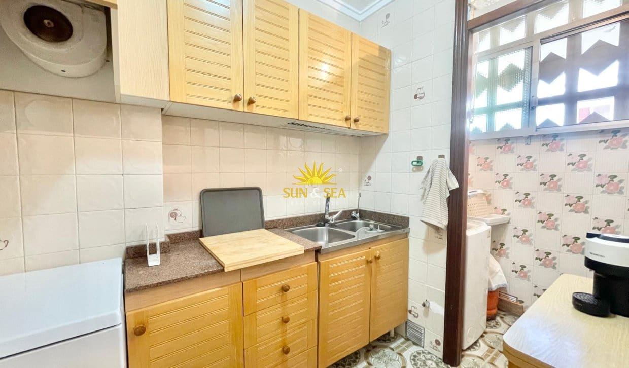 2 bedroom Apartment for rent in La Veleta with pool garage - € 1,300 (Ref: 9953244)
