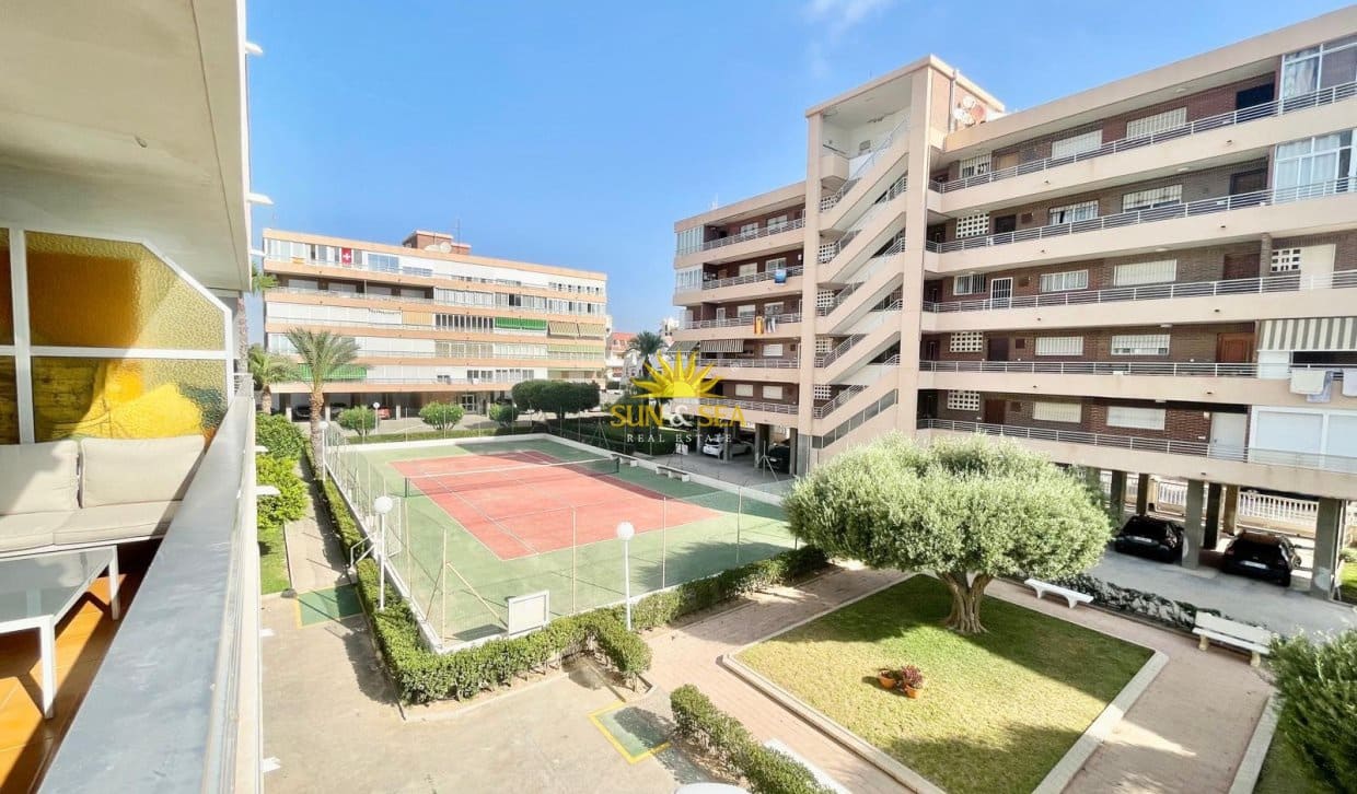 2 bedroom Apartment for rent in La Veleta with pool garage - € 1,300 (Ref: 9953244)