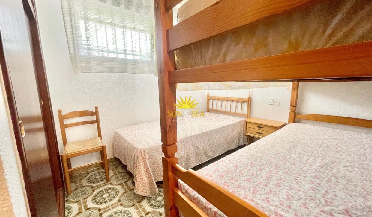 2 bedroom Apartment for rent in La Veleta with pool garage - € 1,300 (Ref: 9953244)